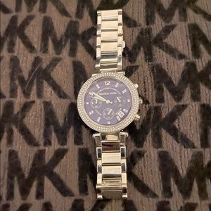 Michael Kors Navy/Silver Parker Chronography w/ date